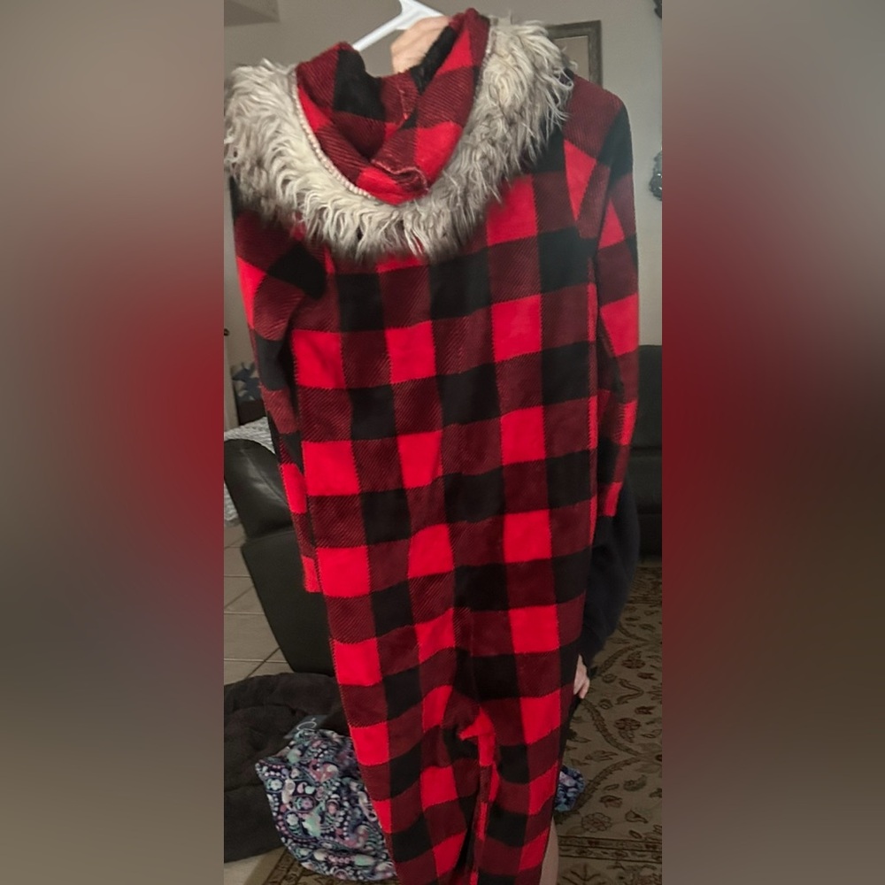 Red and Black Plaid Hooded Blanket with Faux Fur Trim